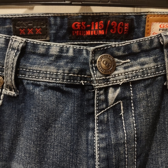 Jeans - Picture 2 of 9